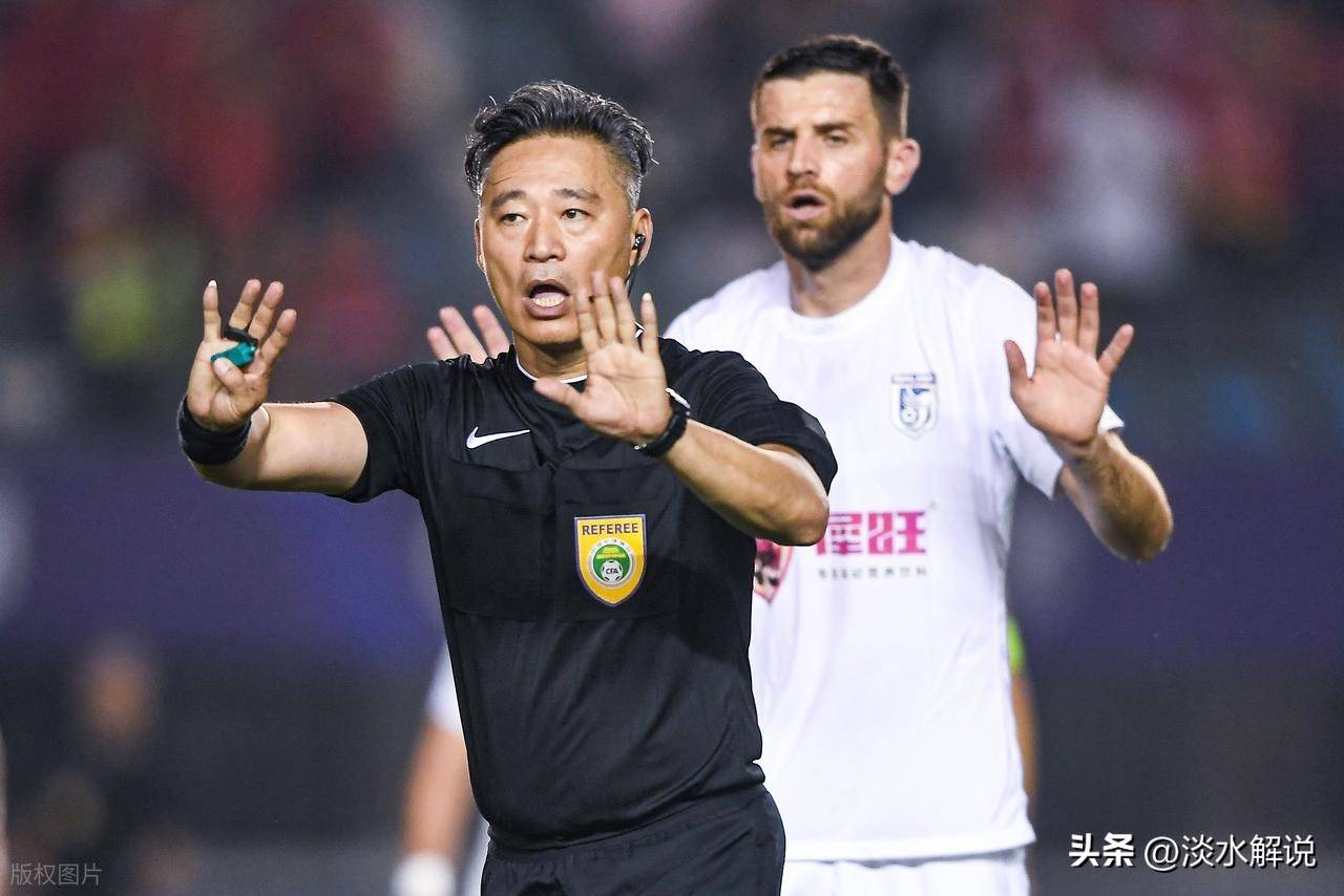 包含北京国安训练开放日，赛后止住颓势引欢呼，CBA季后赛在即，团队化学反应显著的词条