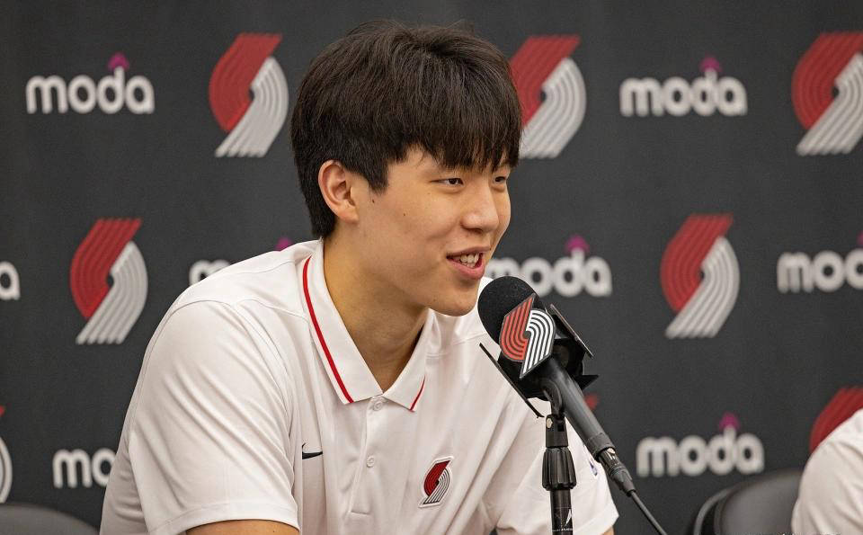 今夜波特兰开拓者备战CBA季后赛，主帅复盘细节曝光，悬念犹存，轮换策略成焦点