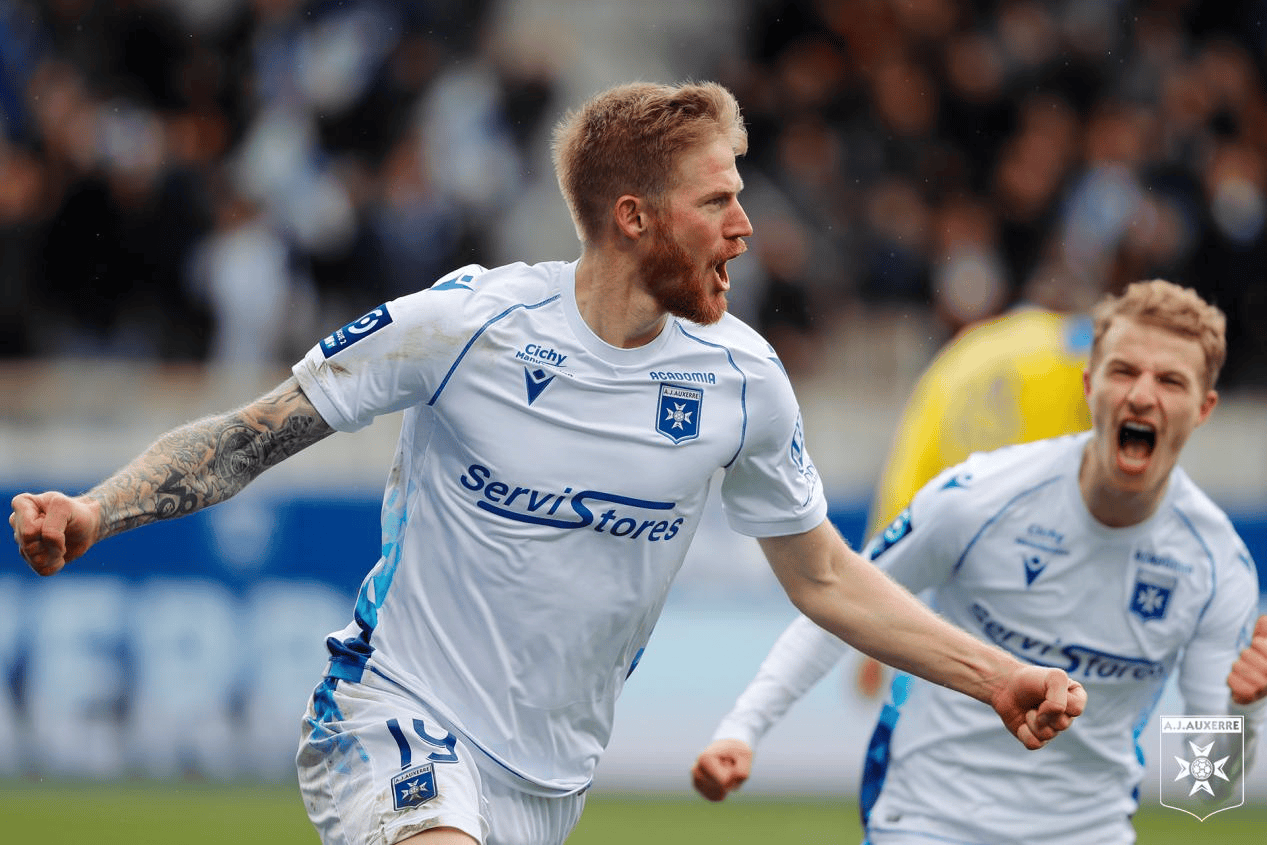 冲刺阶段法甲焦点战；深圳男篮临场应变；赛场秩序良好；球队文化再被提及的简单介绍