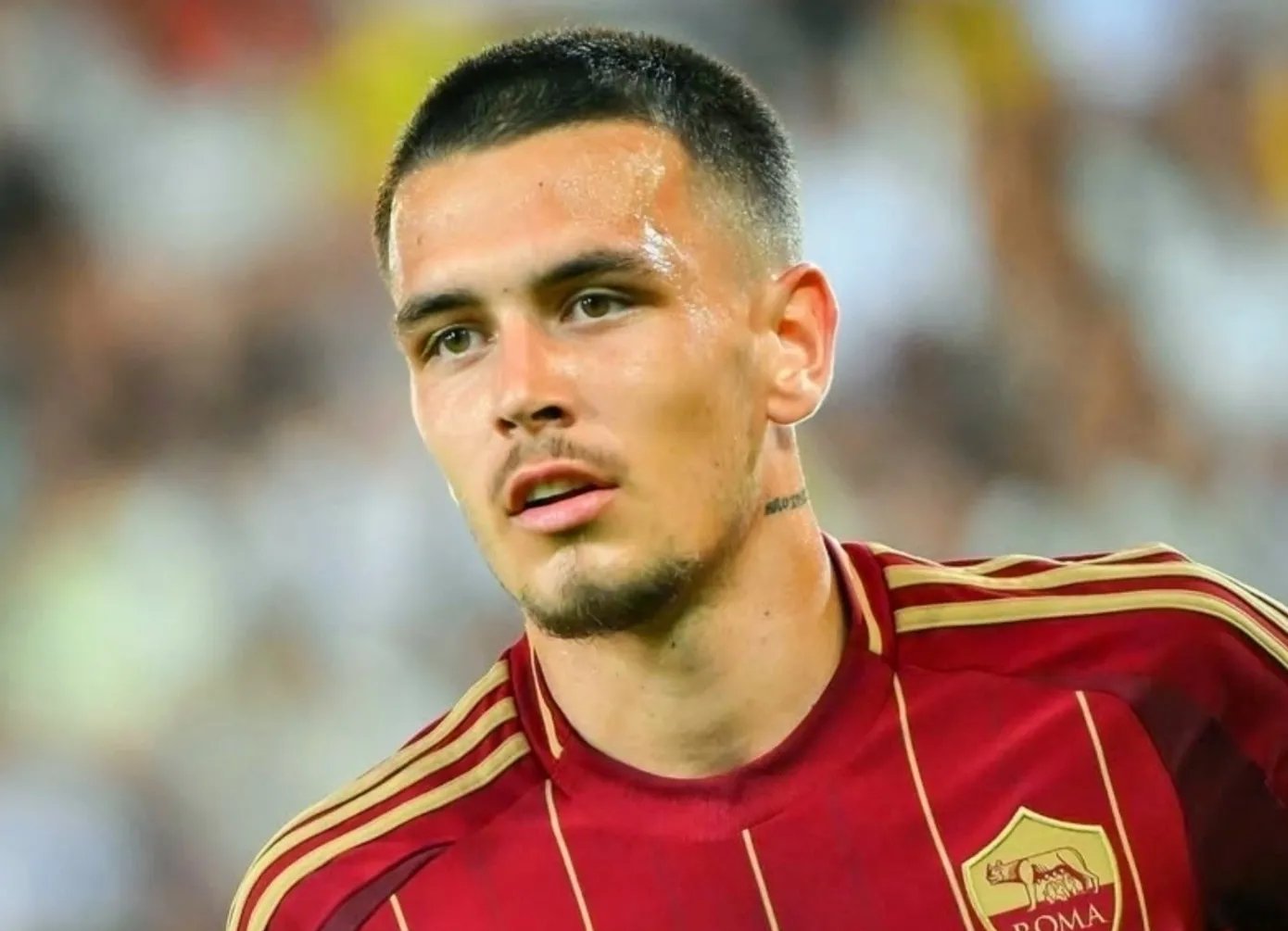 关于转会期塞维利亚调整名单以备欧联，主帅复盘环节打磨，悬念犹存，身体对抗强度拉满的信息