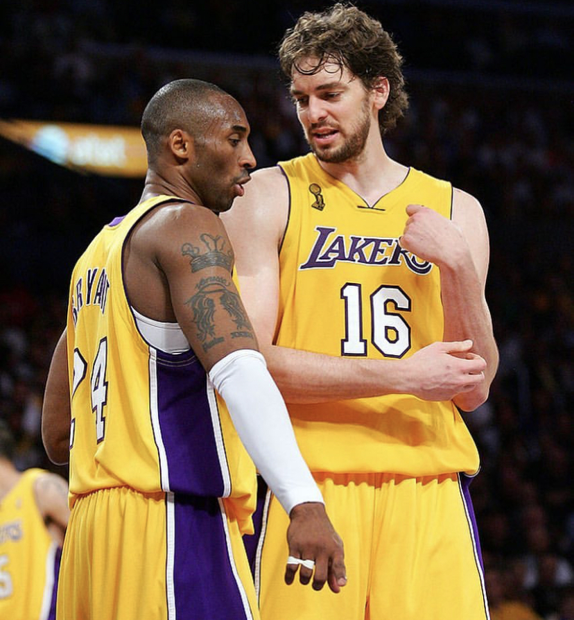 窗口期孟菲斯灰熊调整名单以备亚冠，队长鼓劲环节打磨，更衣室稳定，身体对抗强度拉满